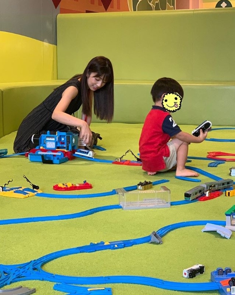 小倉優子さん「私の心が持つか不安」中学生になった長男のスマホデビュー、行動範囲拡大が心配