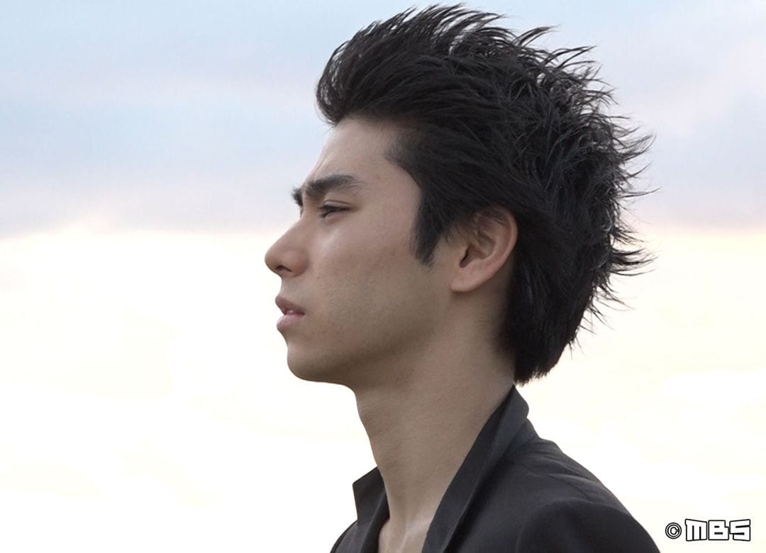 村上虹郎、ミステリアスな雰囲気で異彩を放つ 「今際の国のアリス」場面写真入手 2020年12月5日 ウーマンエキサイト 3 3