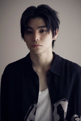 銃』ナイーブさと瞬発力を併せ持つ村上虹郎インタビュー - レポート