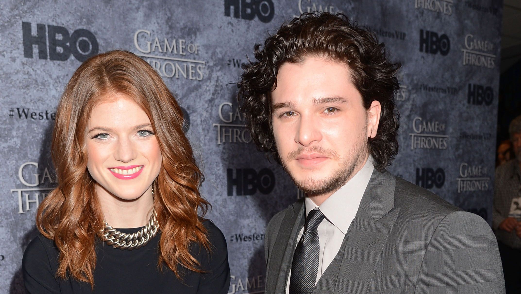 ローズ・レスリー – フロントロウ