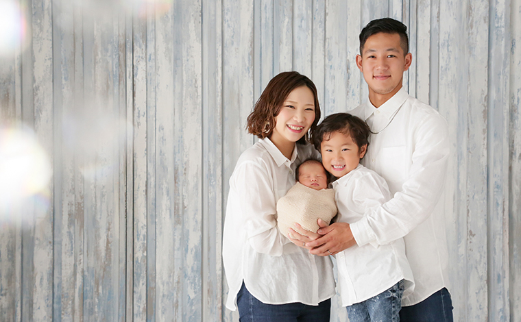 ご家族の写真 de 年賀状 あなたの写真を入れて１枚から印刷ＯＫ！ 日頃会えない おじいちゃん おばあちゃん お友達 親戚への新年のごあいさつに :写真deメッセージカードショップ - 通販 - Yahoo!ショッピング