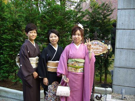 色無地の着物はいつ着る？選ばれるシーンや着こなし、似合う色無地をご紹介着物コラム岡山・香川最大の着物・呉服専門店の林屋