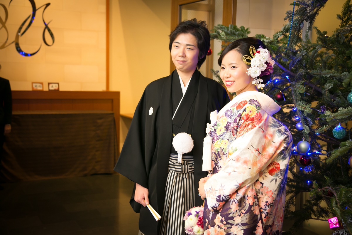 日本で和装結婚式 ロンドン在住の国際結婚のお二人神社結婚式白無垢レンタル着付けヘアメイク前撮りと東京のウエディングプロデュース