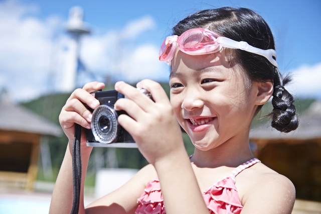 ゴムだけで作れるプール向けお団子ヘア6種！くるりんぱや三つ編みもkosodate LIFE 子育てライフ