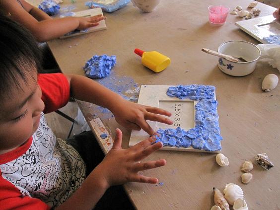 楽天市場 組み立てやすいフレームキット 10枚セット写真立て 夏休み 宿題 簡単 工作 ハガキ 写真立て フォト 手作り 図工 ハンドメイド クラフト簡単 子ども 自由 夏季 冬季 休暇 工作 研究 母の日 父の日 敬老 オリジナル 木製 : 賑わいマーケット 楽天市場店