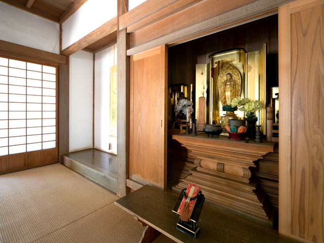 遺影」の置き場所や飾り方で困った時には３つの方法があります！ - 広島で仏壇の修理修復の専門「音羽屋」の職人が仏教や仏壇のことを楽しく綴る