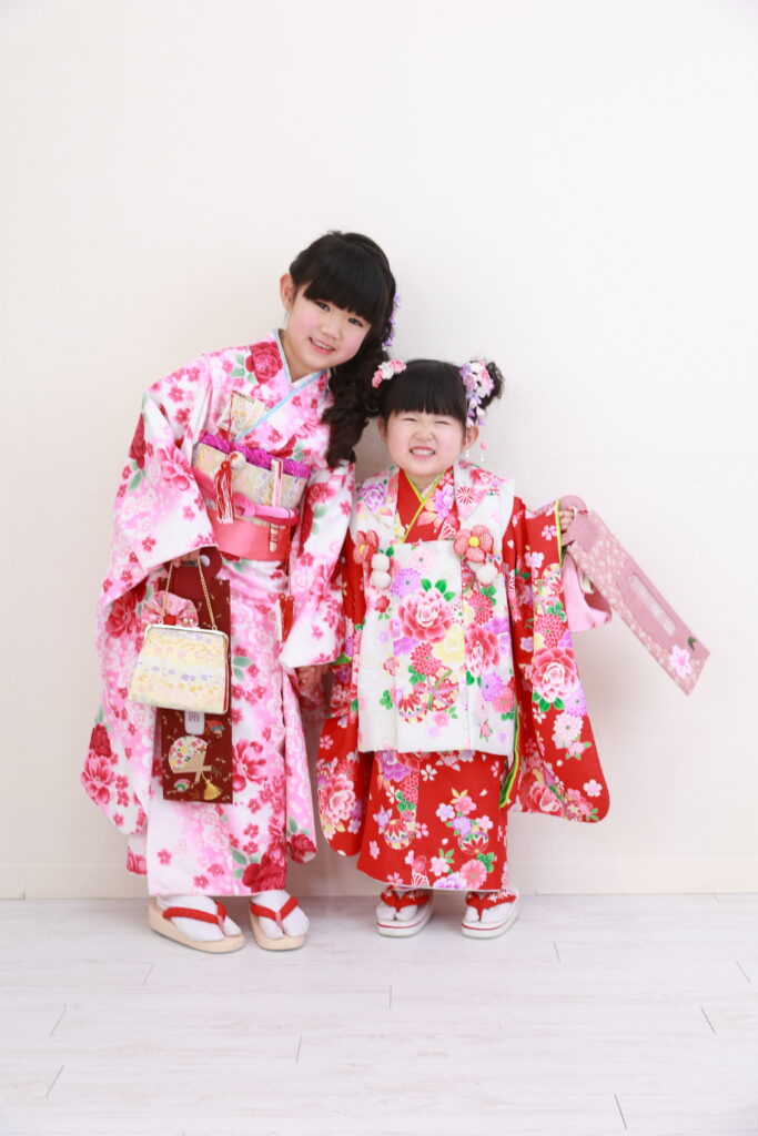 七五三の姉妹の服装小学生の女の子用上品ワンピースのおすすめランキングキテミヨ-kitemiyo