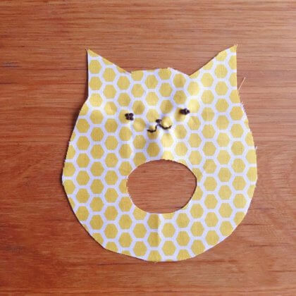 にぎにぎ 手作りのクマ☆赤ちゃんのおもちゃの作り方♪型紙つき☆│子供と楽しむ折り紙・工作