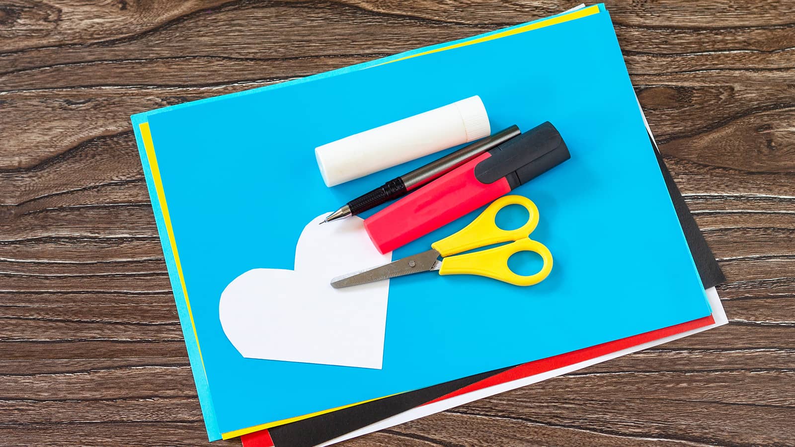 父の日のプレゼント制作🎁お知らせチャレッジ保育園園児募集中!! 自活力・自信マンマン!!・思いやり