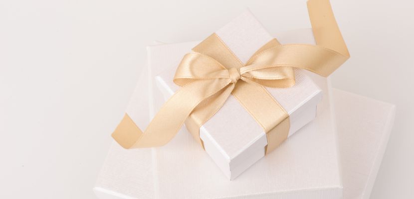 彼に任せても大丈夫？新郎側友人への 受付・スピーチ・余興 のお礼プレゼント候補＊marry マリー