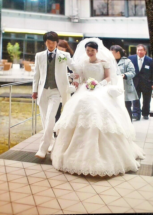 ウェディングドレス・カラードレスは「色の持つ意味」で決めよう！京都・北山のガーデンウエディング 結婚式場ならアイネスヴィラノッツェ宝ヶ池 公式