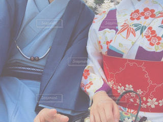 腕組みして見つめるカップル5の写真素材54250419- PIXTA