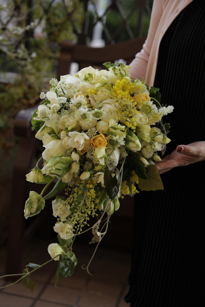 ミモザ クラッチブーケ ♡ アーティフィシャルフラワー ウェディング ブーケ ミモザのクラッチブーケ花嫁の母
