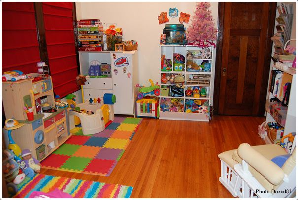 八畳リビングに二人分の机とベッド -リノキッズ 二段ベッド・ロフトベッドを超えたデスクベッド・ベッド一体型学習机