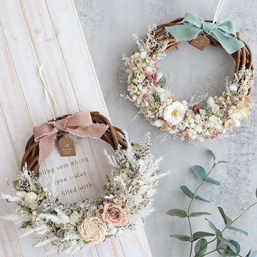 ドライフラワー リース プレゼント 誕生日 お祝い 結婚祝い 開店祝い 新築祝い 「Mグリーン」 インテリア フラワーリース 人気 おしゃれナチュラル 人気 お花 ギフト 壁飾り 女性の評判・口コミわたしと、暮らし