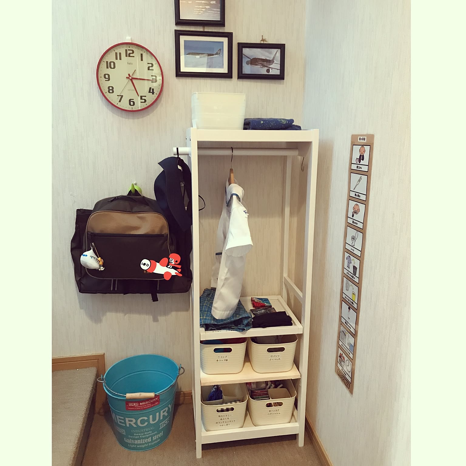 mamagirl_jp 保育園や幼稚園の準備が１人で出来るようになる💛 そんなお支度コーナーをニトリのカラボで作っちゃおう😊ラベルを貼って物の住所を分かりやすくしておくことが重要です✨ @chibikorosuke39 さんの投稿を引用させていただきました