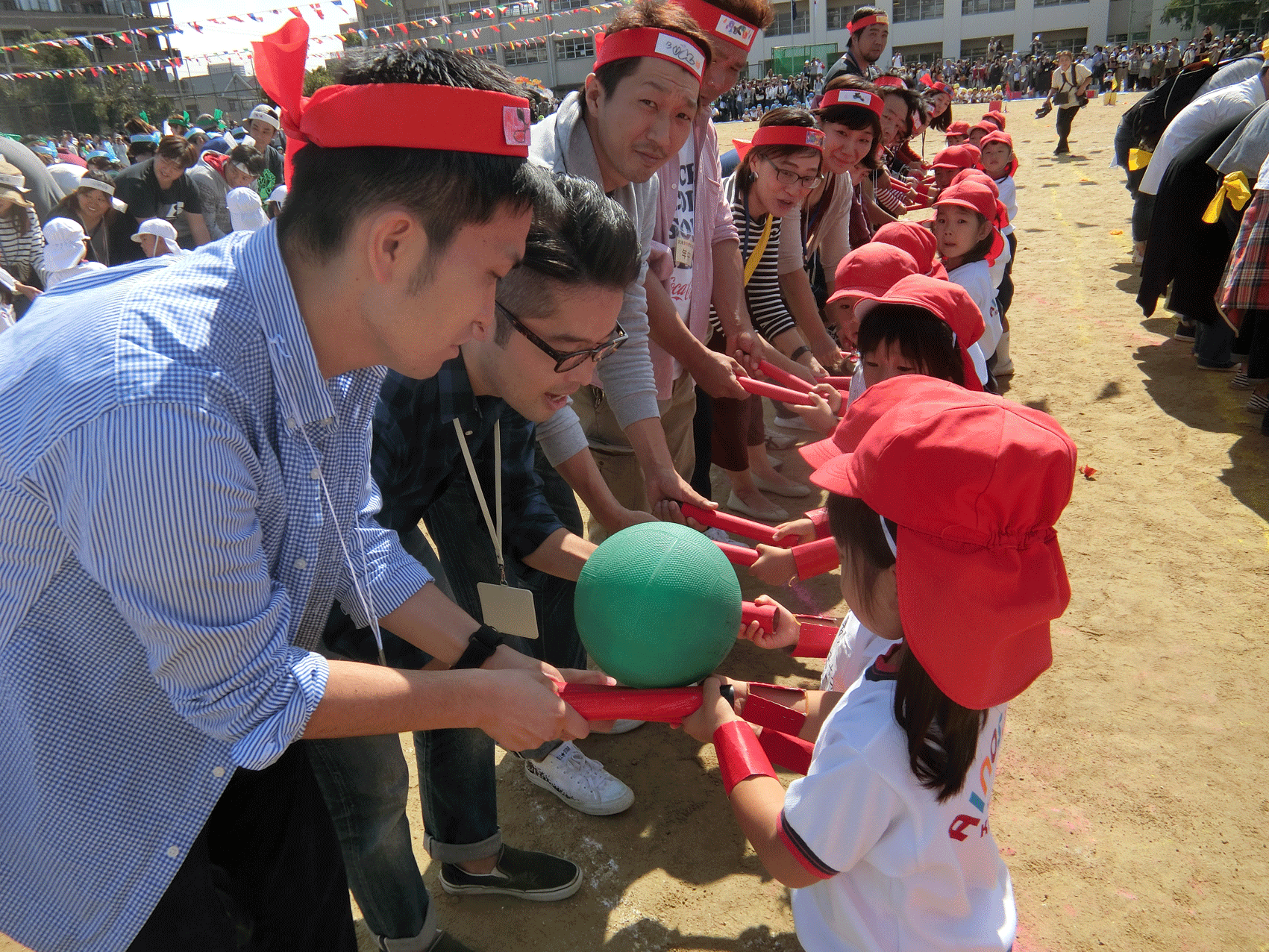 ９ １９ 運動会が盛大に！⑧ ～６年親子競技～ « 鉾田市立旭西小学校