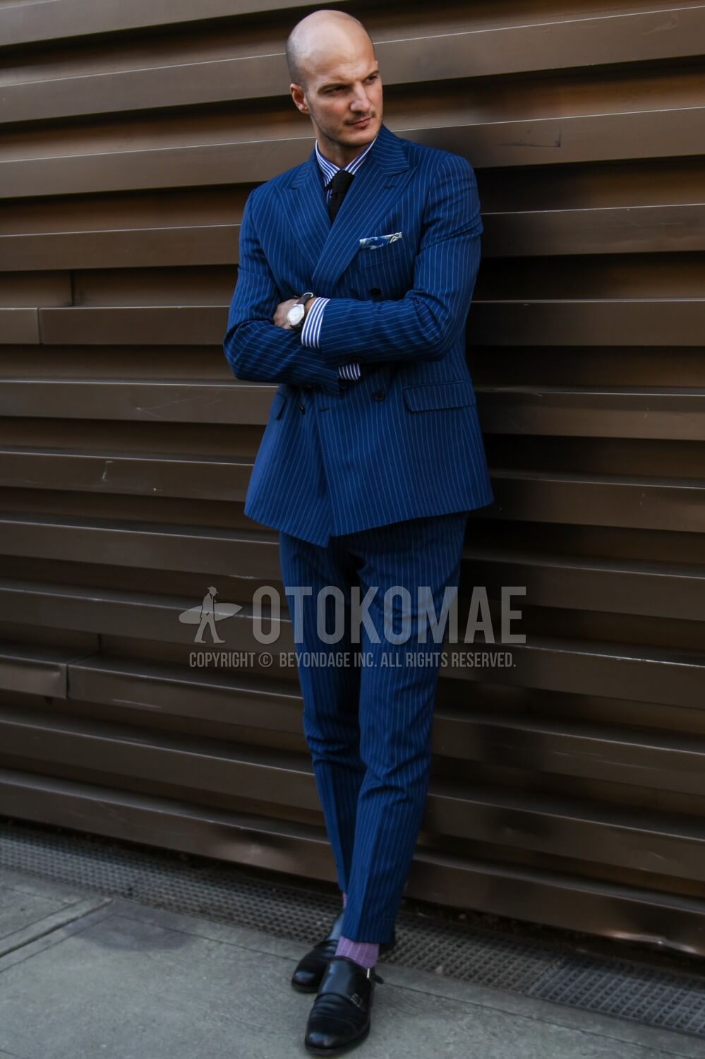 結婚式でネイビースーツを着るのはダメ？服装マナー＆オシャレな着こなし術をご紹介！結婚ラジオ結婚スタイルマガジン