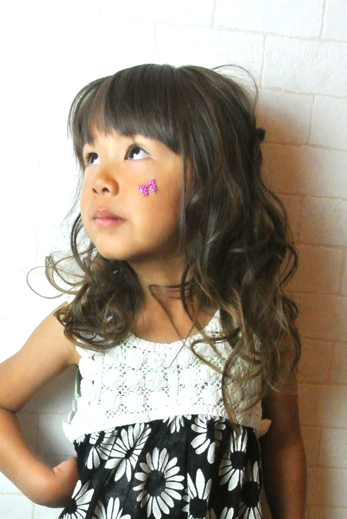 小学生の女の子の髪型 2024最新 おしゃれさんも納得のキュートなヘアスタイル114選「朝からヘアスタイルでもめている時間なんてない！」サンキュ