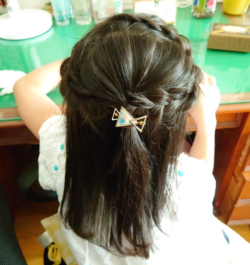 入学式・卒業式におすすめ！女の子の簡単キッズヘアアレンジスタジオキャラット七五三・お宮参り・成人式・マタニティフォトの写真撮影