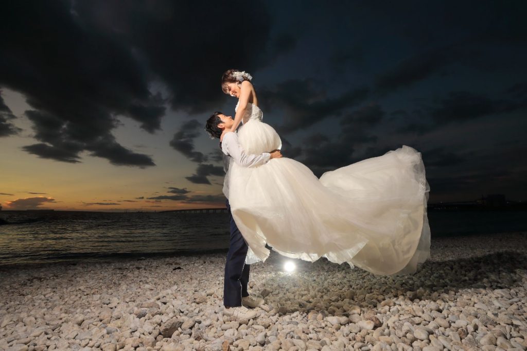 前撮り面白いアイデア、ポーズ!先輩花嫁のお写真35例をご紹介！ - Cocomelodyマガジン