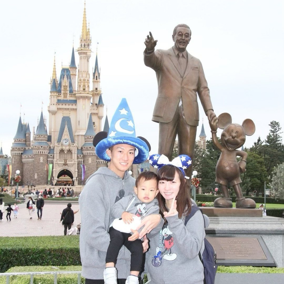 秋冬の親子ディズニーコーデ♡komimaruが投稿したフォトブックLemon8