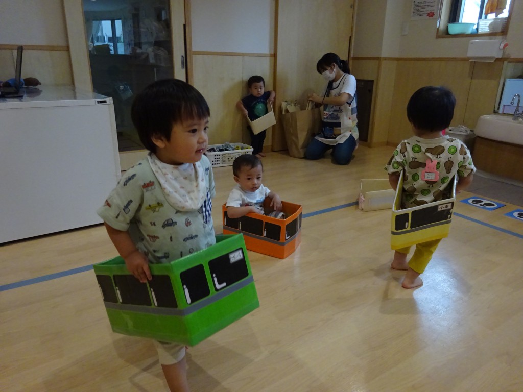 電車ごっこを存分に――「小田急なりきりグッズ」 段ボール電車など3種類 - ITmedia NEWS