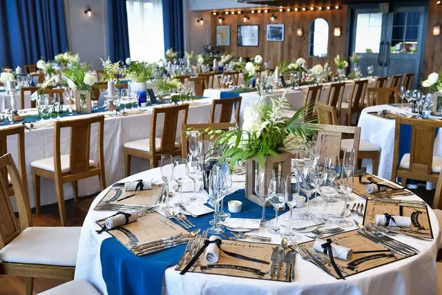 結婚式披露宴のテーブルコーディネート テイスト・季節別 おしゃれな実例23選みんなのウェディングニュース