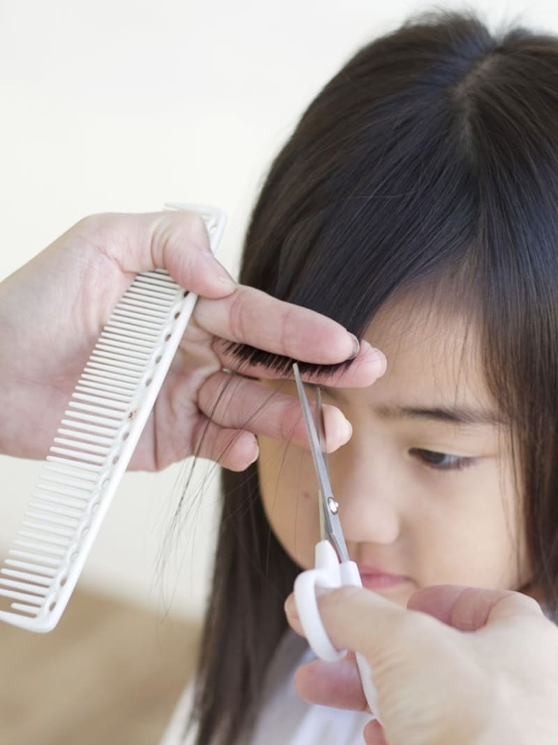 美容師執筆 自宅でセルフカットする方法小さい子向けカットのコツ＆道具の選び方cozre コズレ 子育てマガジン