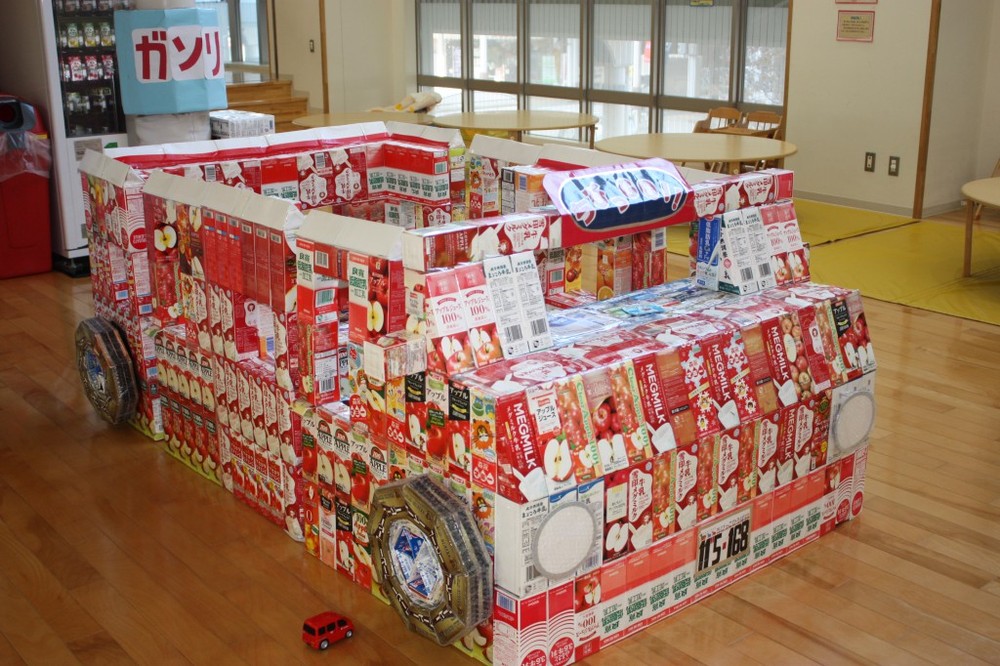 手作りおもちゃ牛乳パックを使って キャタピラ組0才児クラス社会福祉法人サンビジョン 保育部会