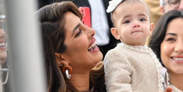 プリヤンカー・チョープラーとのキスから娘のマルティ・マリーへのビデオ通話まで、ニック・ジョナスのカメラロールにはすべてが込められている。時計 –為替レート予測