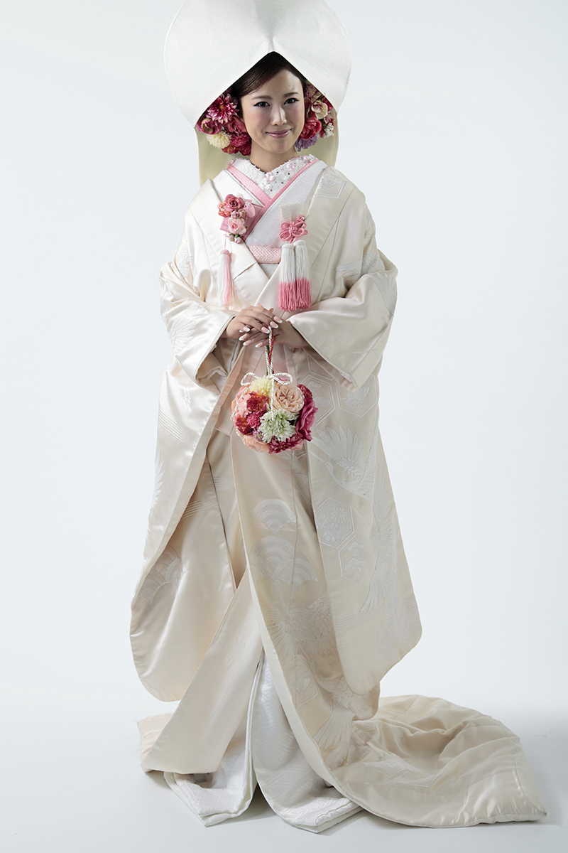 神社結婚式白無垢レンタル着付けヘアメイク前撮りと東京のウエディングプロデュース