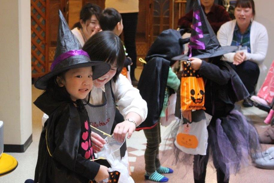 お菓子をくれないとイタズラしちゃうぞ医療法人社団 慶勝会