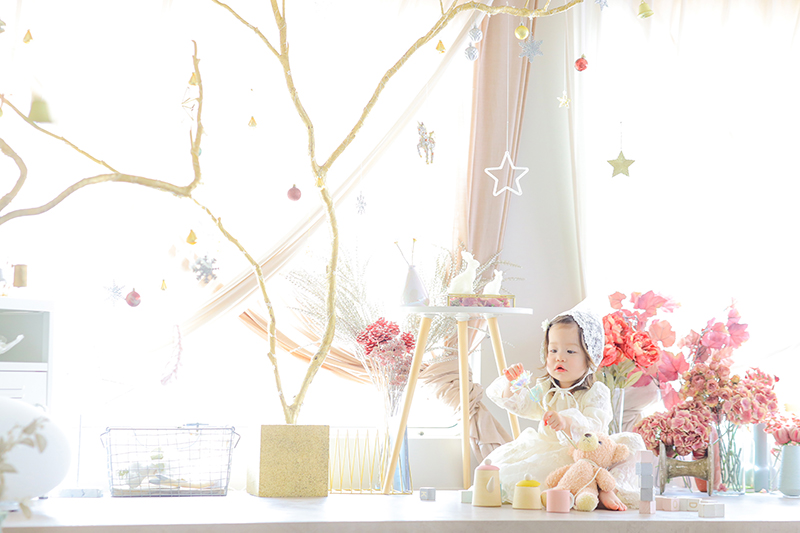 1歳の誕生日の写真撮影 バースデーフォト はいつ撮る？撮り方や衣装を解説スタジオキャラット七五三・お宮参り・成人式・マタニティフォトの写真撮影