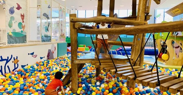 赤ちゃん連れに人気の東京の遊び場19選。都内でのベビーや乳児とのお出かけにおすすめ。子連れのおでかけ・子どもの遊び場探しならコモリブ