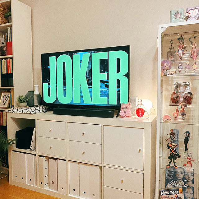 💚オタ部屋解説💚 ワイヤーネットを使った部屋の作り方ご紹介します！！ 初音ミクオタクさん集まれ〜！！！初音ミク痛部屋オタク部屋ヲタク部屋オタク部屋紹介ワイヤーネット100均痛部屋紹介缶バッジ飾り方