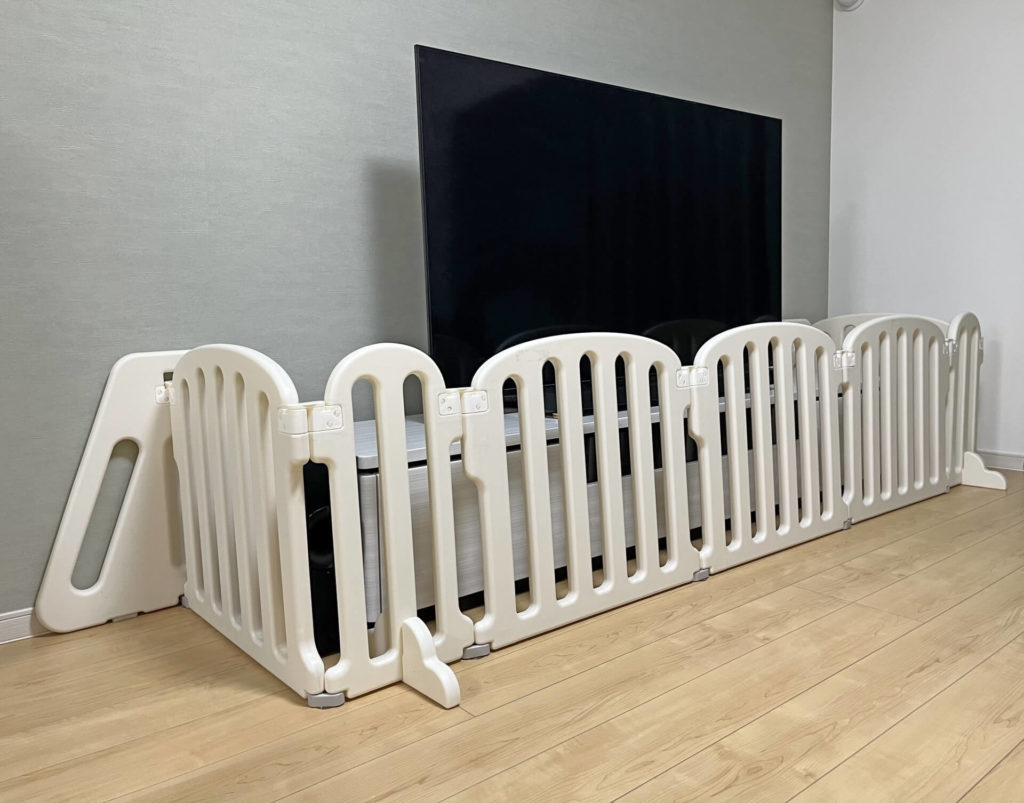 テレビ台に近づく赤ちゃん対策！安全なリビングを目指しましょう♪COVEARTH MAGAZINE