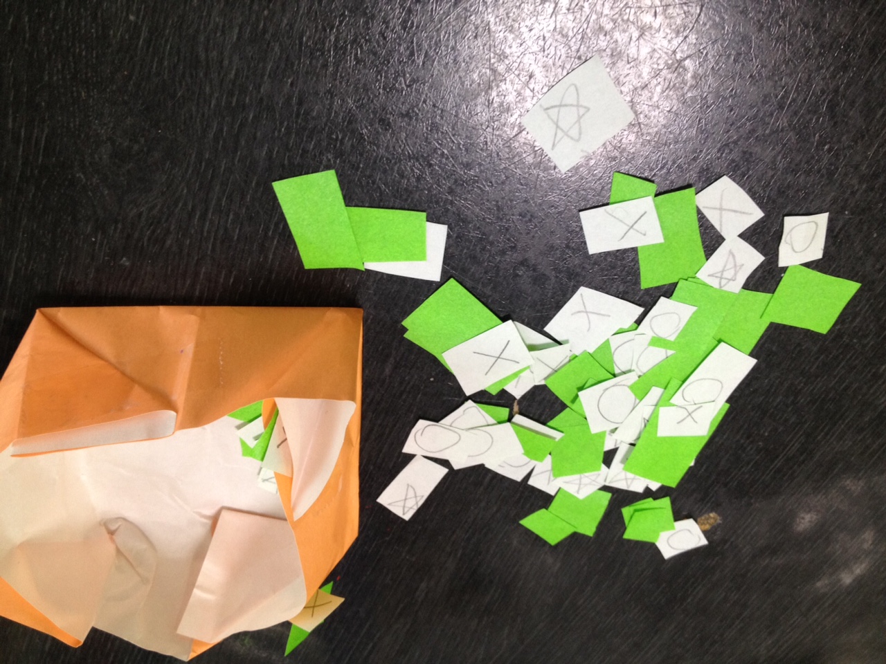 子どもの目が輝くかわいいクラフトアイデア15選子どもと一緒に作るクラフト紙で作るクラフト