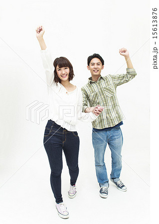 恋人つなぎをする男女の心理とは？ 付き合う前後の気持ちを解説「マイナビウーマン」