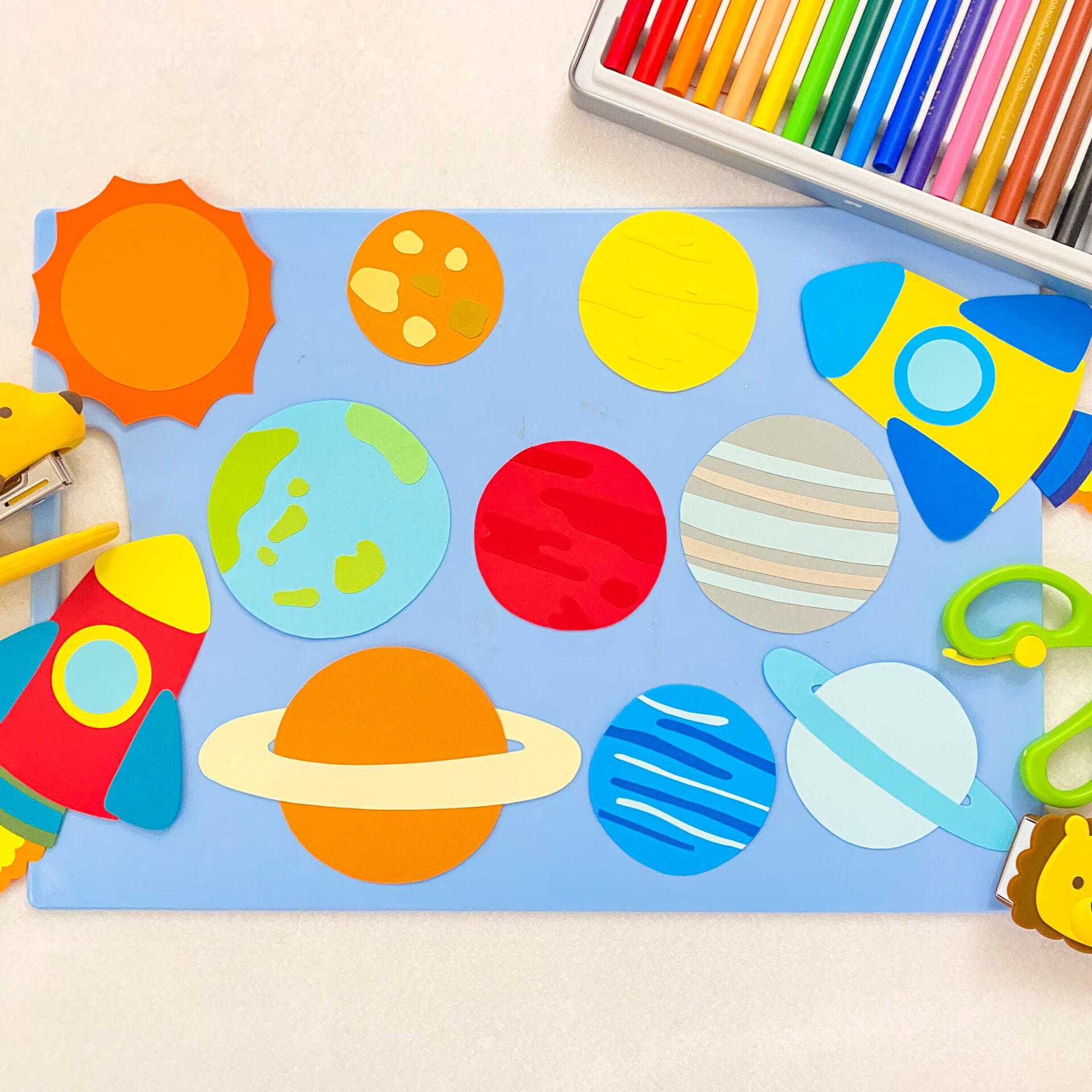 型紙を保育の便利なフリー素材 1年間の壁面無料ダウンロード！wosawosa