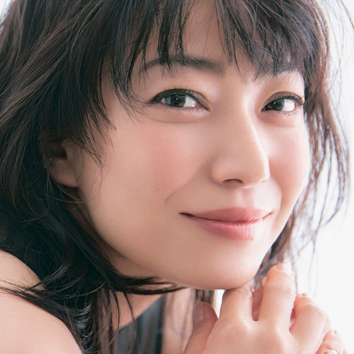 連ドラ主演の菅野美穂は育児疲れで“うたた寝”も 人気主演女優の子育て現場とはAERA DIGITAL アエラデジタル