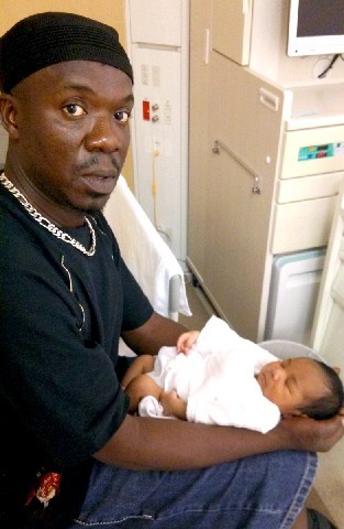 ひそかに増加中？自宅出産したセレブママン