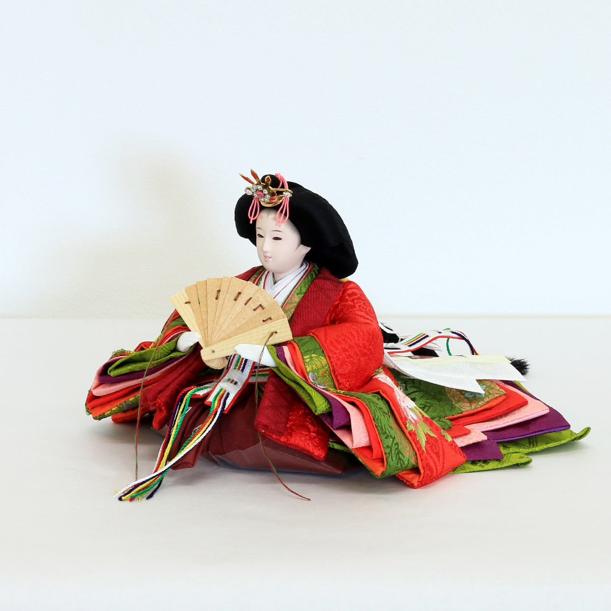 小さなお雛様のための屏風とお道具 ハンドメイド 雛人形 コンパクト収納 親王飾りセット P81204特殊塗料で美しく仕上げた収納箱に綺麗な桜刺繍の お雛様♪初節句職人手作りの 秀光人形工房 五月人形・鯉のぼり・おひなさま人形工房