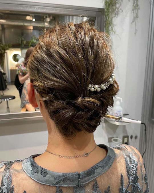 結婚式の髪型 洋装派の母親必見！ドレスに合う50代～向けのヘアスタイル11選をご紹介結婚ラジオ結婚スタイルマガジン