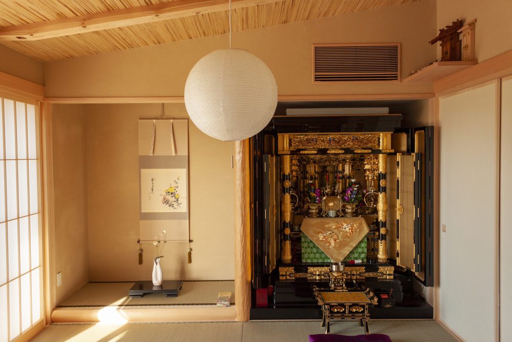 仏壇の置き方は？注意点や費用の目安を解説小さなお葬式