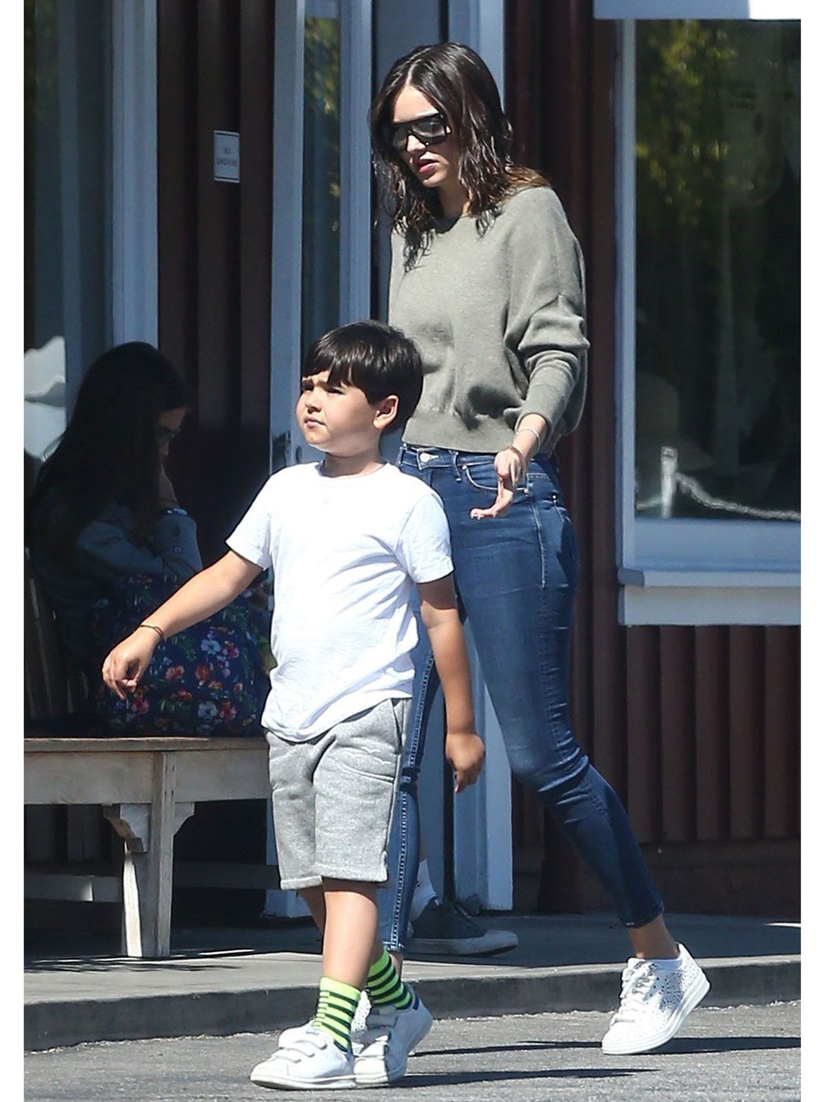 ミランダ・カー、息子フリンとケイティ・ペリーの関係を明かすハーパーズ バザー Harper's BAZAAR 公式