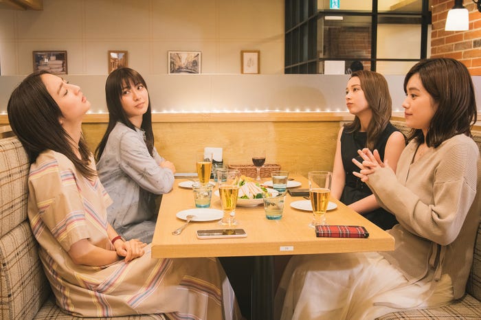 堀田茜、美しい花嫁ドレス姿を披露 出川哲朗との2ショットに「お父さんにしか見えん」 - エンタメ - ニュース クランクイン