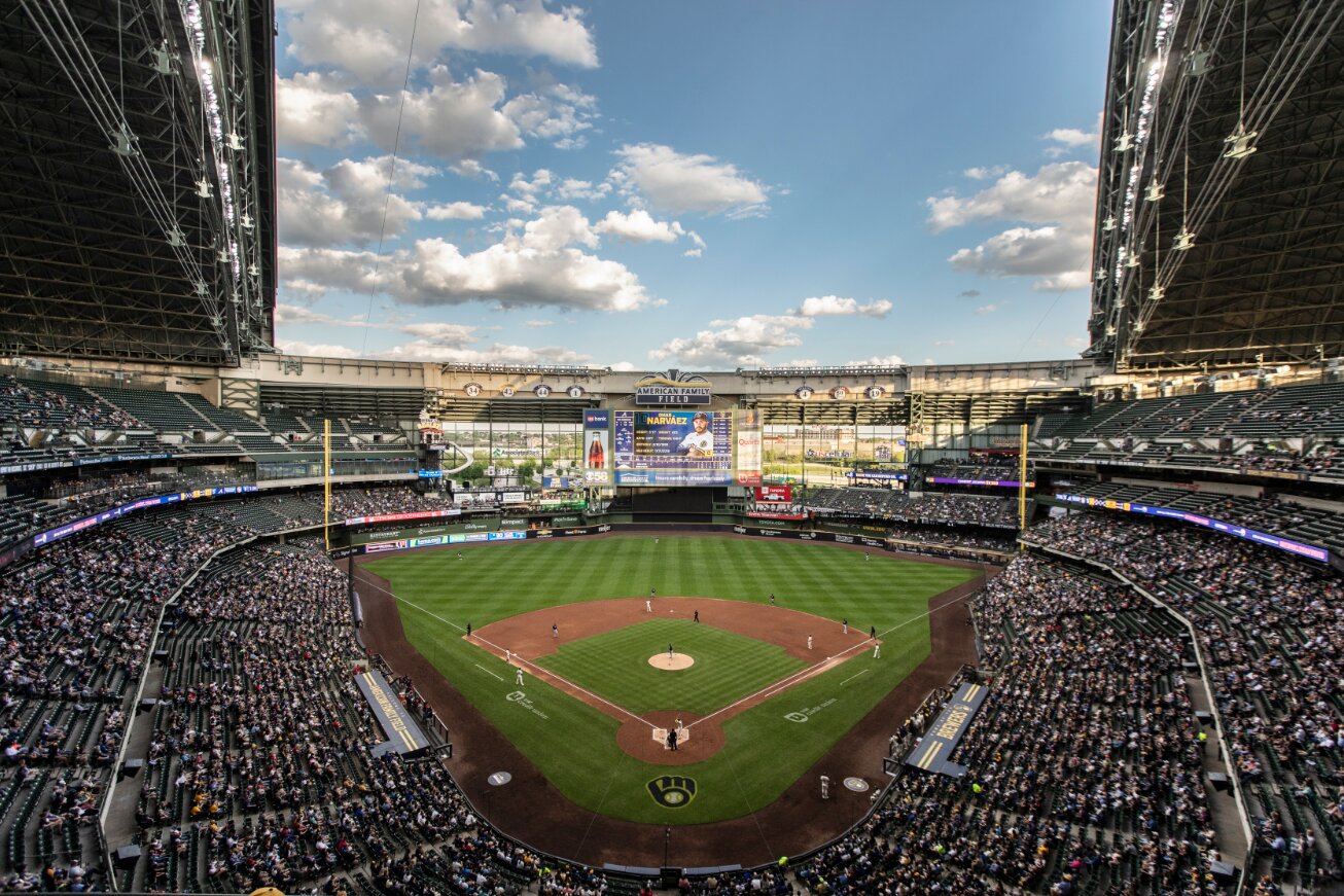 アメリカン・ファミリー・フィールズ・オブ・フェニックス ミルウォーキー・ブルワーズ- メジャーリーグ観戦・ドット・コム