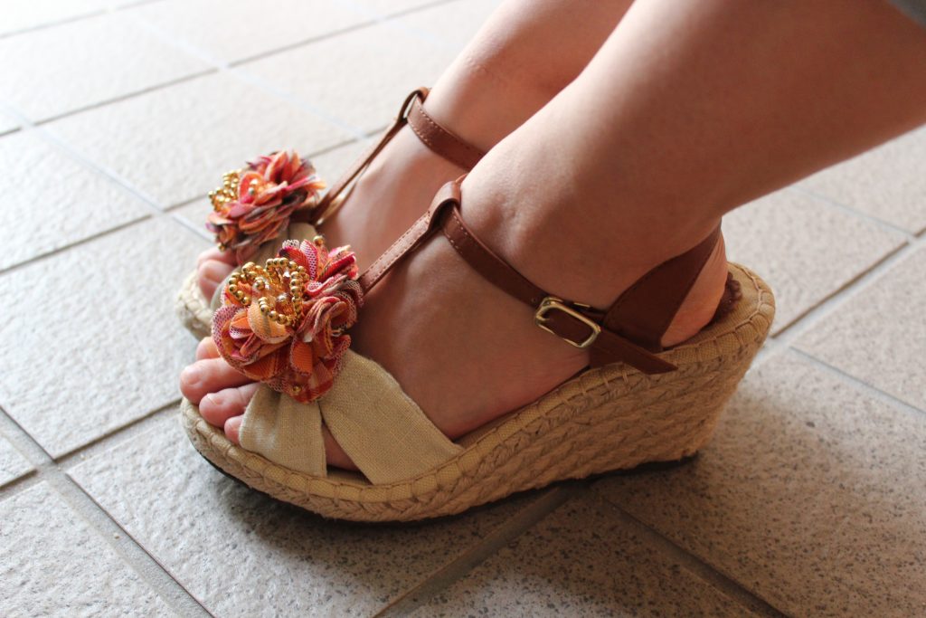 今年も谷口工務店・谷口社長の自宅である 琵琶湖湖畔の家を訪ねる機会を作っていただきます。楽しみにしています。 設計・伊礼智設計室 施工・木の家専門店谷口工務店 造園・荻野景観設計伊礼智琵琶湖湖畔の家荻野寿也