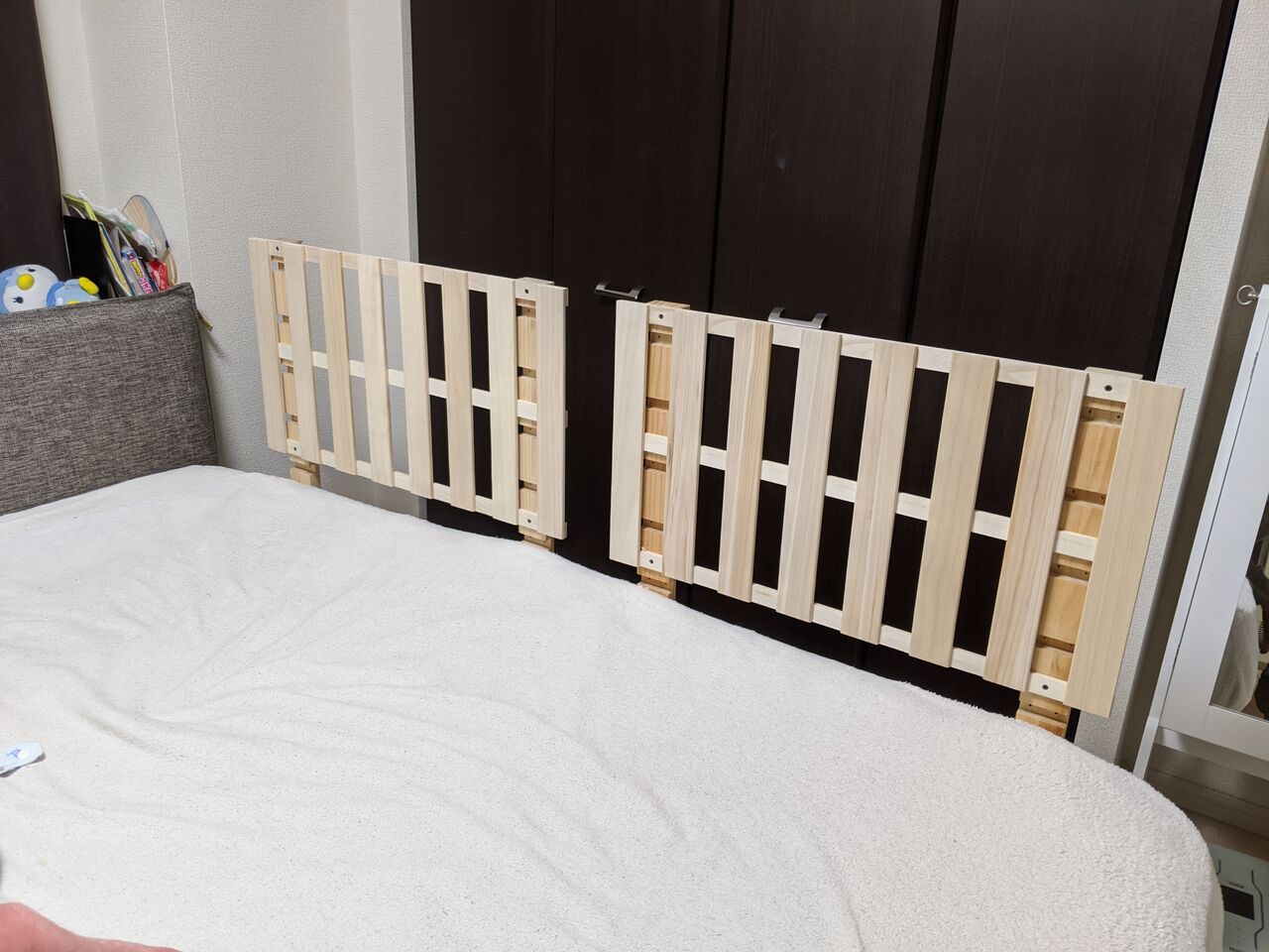 手作り『百均の座布団で簡単ベビーベッドガード』きた先生の手作りブログ